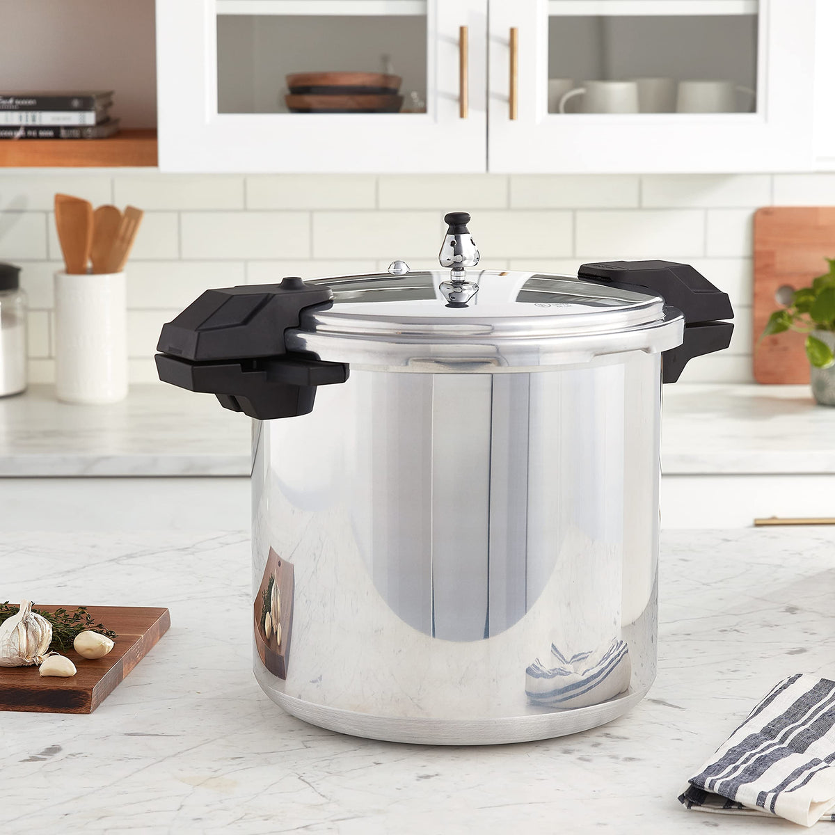 Polished Aluminum 22-Quart Pressure Cooker D19943