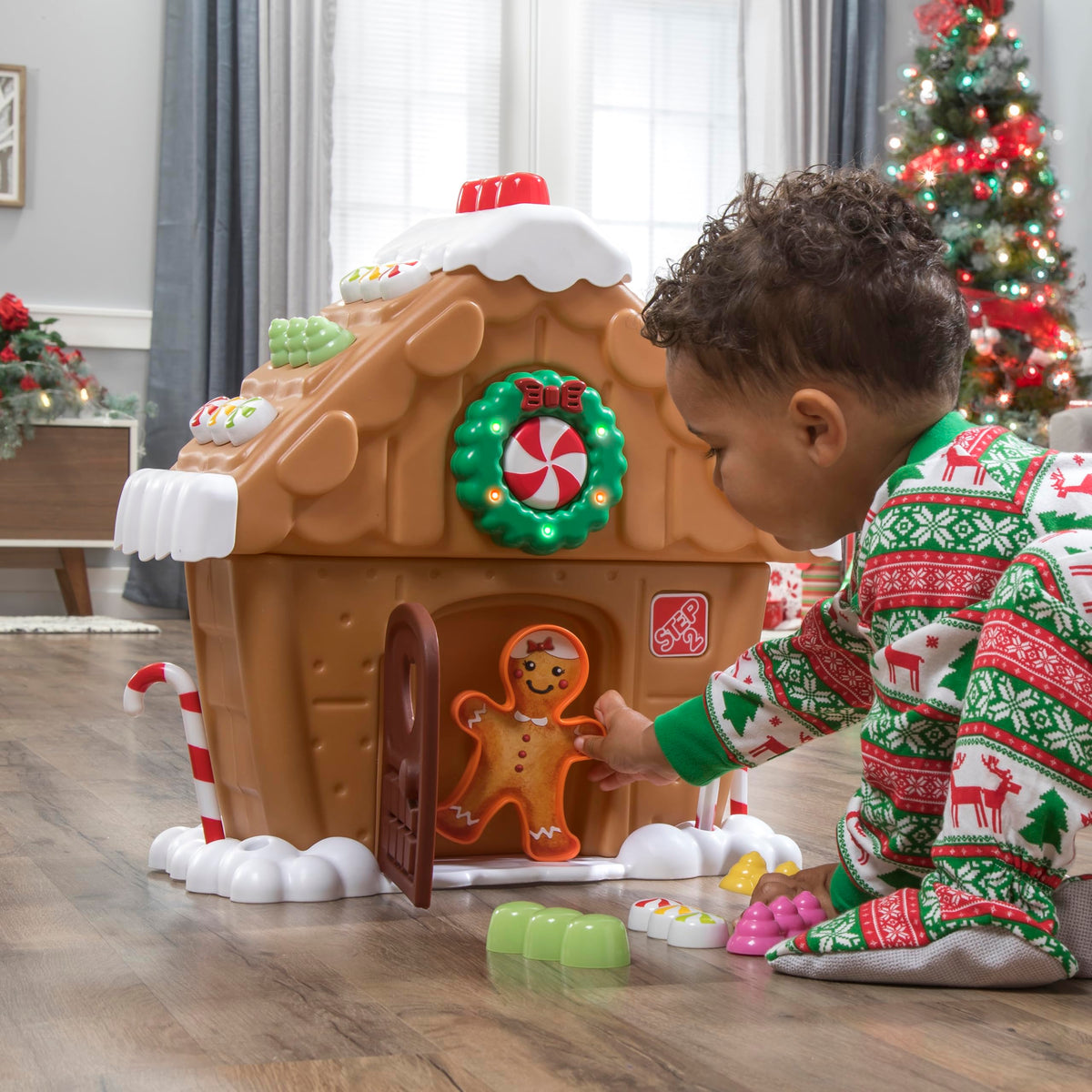 Kids Interactive Christmas Holiday Toy with 20 Accessories V6113